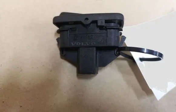 Volvo V50 Central locking switch button 65832 30773333