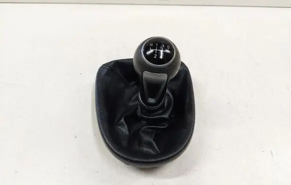 Seat Altea XL Gear lever shifter trim leather/knob 5P0863279