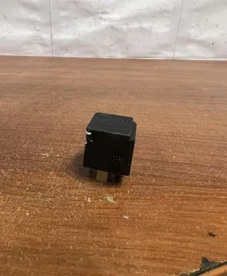 Mercedes-Benz A W168 Other relay A0025421319 D3275