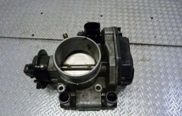 Audi A4 S4 B5 8D Throttle valve 058133063H