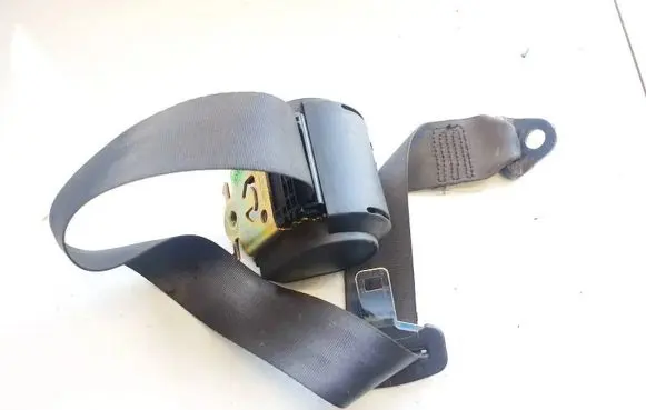 Middle seatbelt (rear)