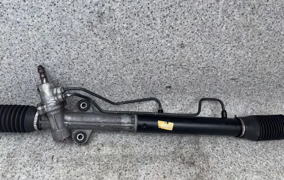 Mitsubishi Pajero Steering rack 21245068