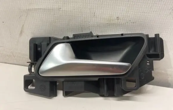 Opel Grandland X Front door interior handle 311339 311309