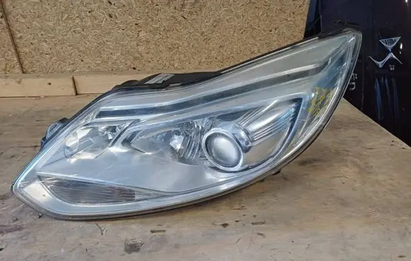 Ford Focus Headlight/headlamp 121212