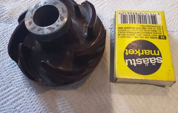 GAZ 24-10 Water pump 