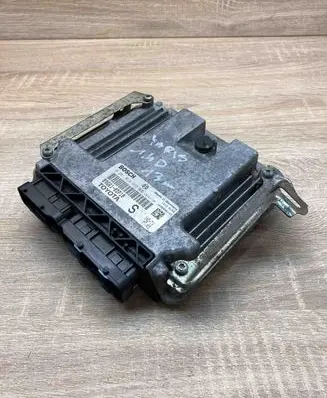 Toyota Yaris Engine control unit/module ECU 896610DP10 0281019995