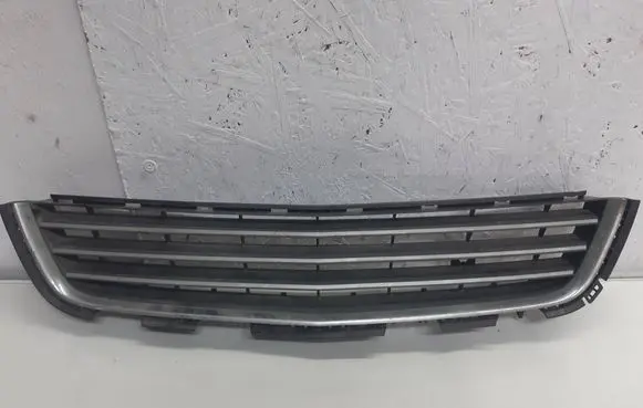 Opel Astra H Front bumper lower grill 13238553