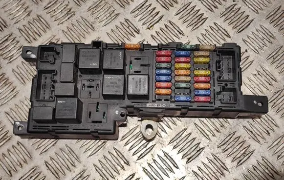 Volvo XC70 Fuse box set 8678449