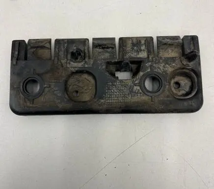Volvo XC90 Fender mounting bracket 31378135