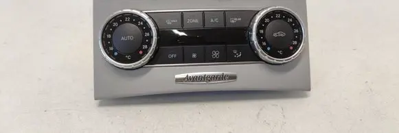 Mercedes-Benz C W204 Climate control unit A2049001007 A2046809208 2049001007