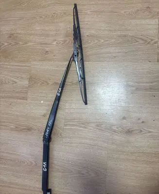 Subaru Legacy Front wiper blade arm