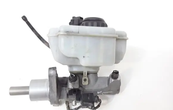Skoda Octavia Mk2 (1Z) Master brake cylinder