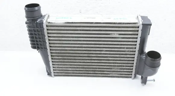 Opel Vivaro Intercooler radiator 9806562180 T954128