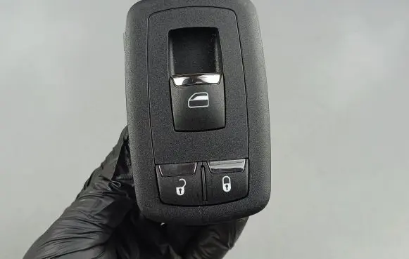 Maserati Quattroporte Electric window control switch 670025405