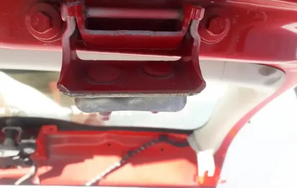 Volvo V50 Tailgate/trunk/boot hinge