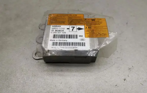 Nissan Primera Airbag control unit/module 0285001329 988207J702