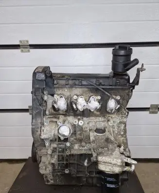 Volkswagen Golf IV Engine 06B103019 06B103373A