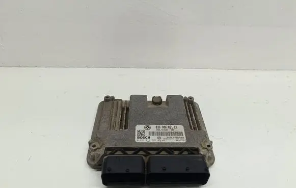 Volkswagen Golf V Engine control unit/module 03G906021KH 0281013226 1039S15273