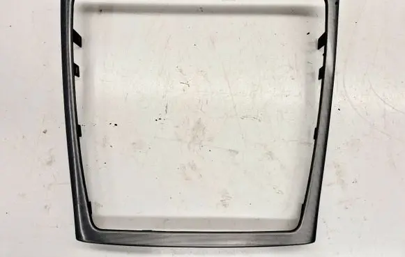 Volvo V70 Radio/GPS head unit trim 30672110