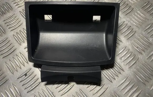 Volvo V50 Glove box 8687478 3865
