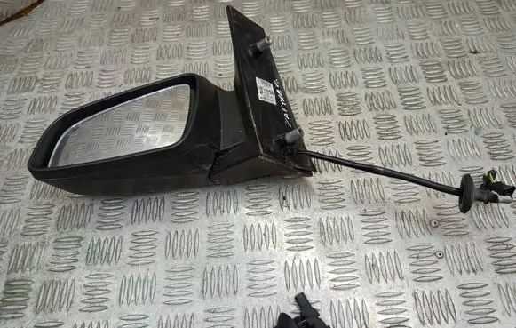 Opel Zafira B Front door electric wing mirror E1010850