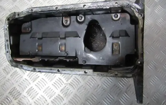 Oil sump
