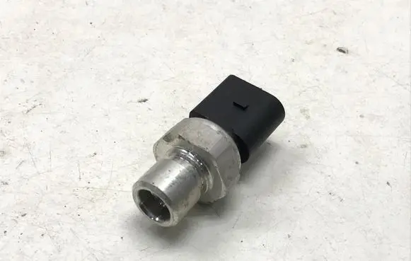 Volkswagen Tiguan Air conditioning (A/C) pressure sensor 5Q0959126B 82CP6802