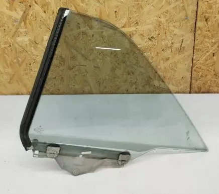Mercedes-Benz E W124 Rear side window 1246700910 1246701710 A1246700910