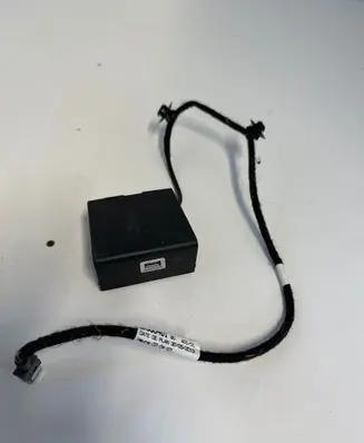 Peugeot 308 USB socket connector 9806048180
