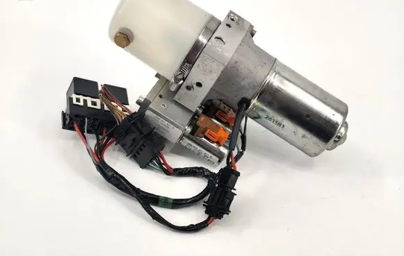 Audi A4 S4 B7 8E 8H Convertible roof hydraulic pump 8H0871611A