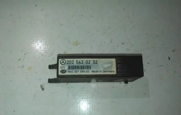 Mercedes-Benz C W202 Other control units/modules 2025420232 5kg007099-02