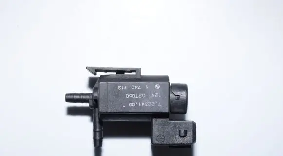 BMW 5 E39 Turbo solenoid valve 1742712
