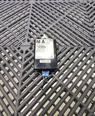 Toyota Auris E180 Door control unit/module 8974002100 61B657000 657MD746398