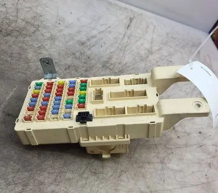 Hyundai Santa Fe Fuse module 919502B211 1008221015 2B2110802250394