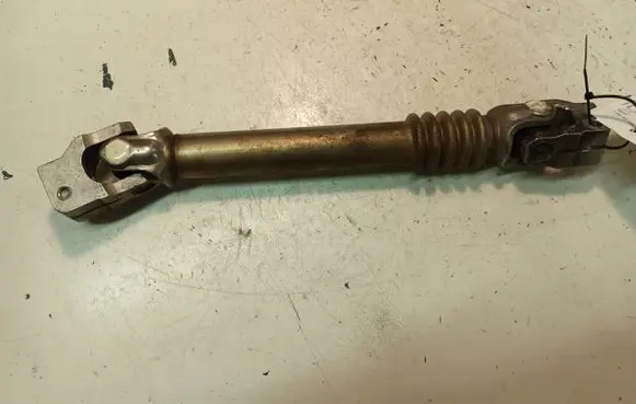 BMW 1 E81 E87 Steering column universal joint 678159101