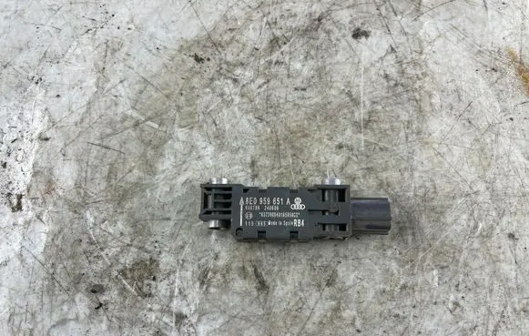 Audi A4 S4 B7 8E 8H Airbag deployment crash/impact sensor 8E0959651A