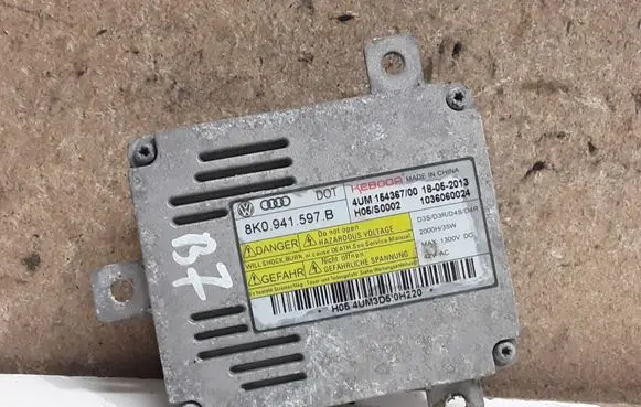 Volkswagen PASSAT B7 Headlight ballast module Xenon 8K0941597B
