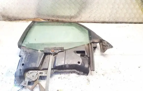 Audi 100 S4 C4 Rear door window/glass frame 