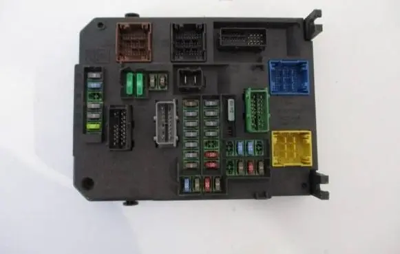 Citroen C4 II Central body control module 9665547480