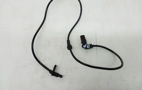Mercedes-Benz C W204 ABS brake wheel speed sensor A2045400517