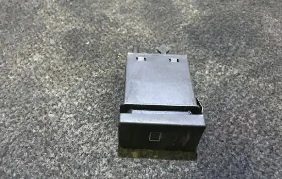 Windscreen/window heater switch