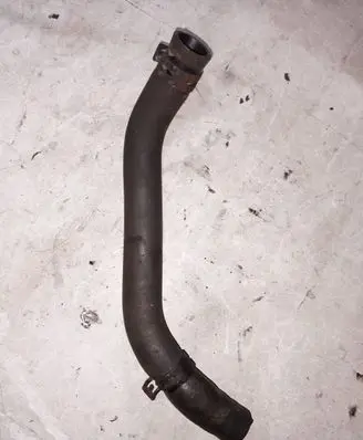 Volkswagen PASSAT B6 Engine coolant pipe/hose
