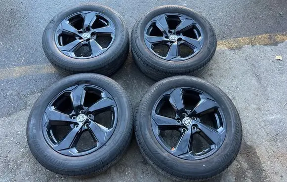 Toyota RAV 4 (XA50) R18 alloy rim 007276