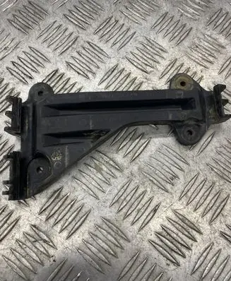 Audi 100 S4 C4 Front bumper mounting bracket 4A0807284