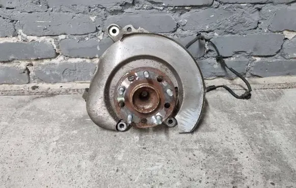 Chrysler Pacifica Rear wheel hub spindle/knuckle 68189019AE