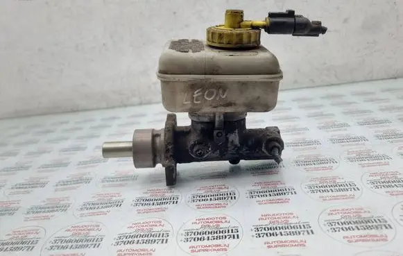 Seat Leon (1M) Master brake cylinder 21027099