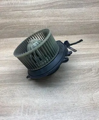 Audi A4 S4 B5 8D Heater fan/blower 740221233F