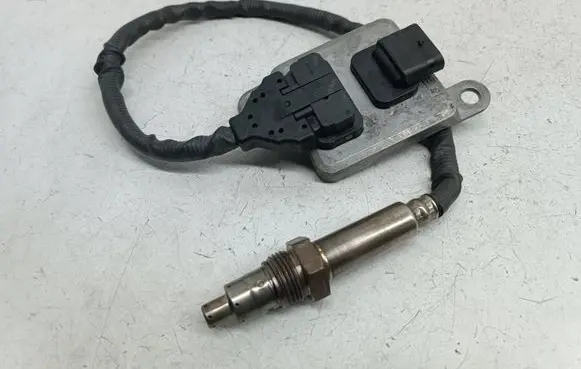 Mercedes-Benz E W212 Lambda probe sensor A0009051412 0009051412 A3C0339850020