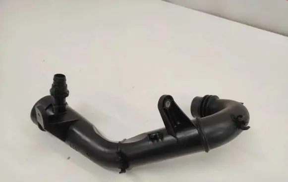 Volkswagen Golf IV Intercooler hose/pipe 1J0129654