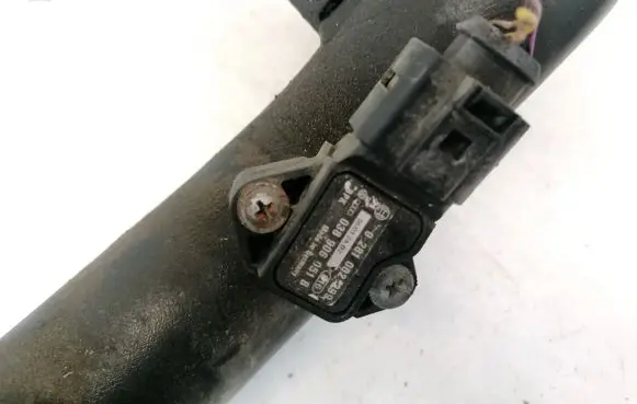 Volkswagen Touran I Air pressure sensor 038906051B